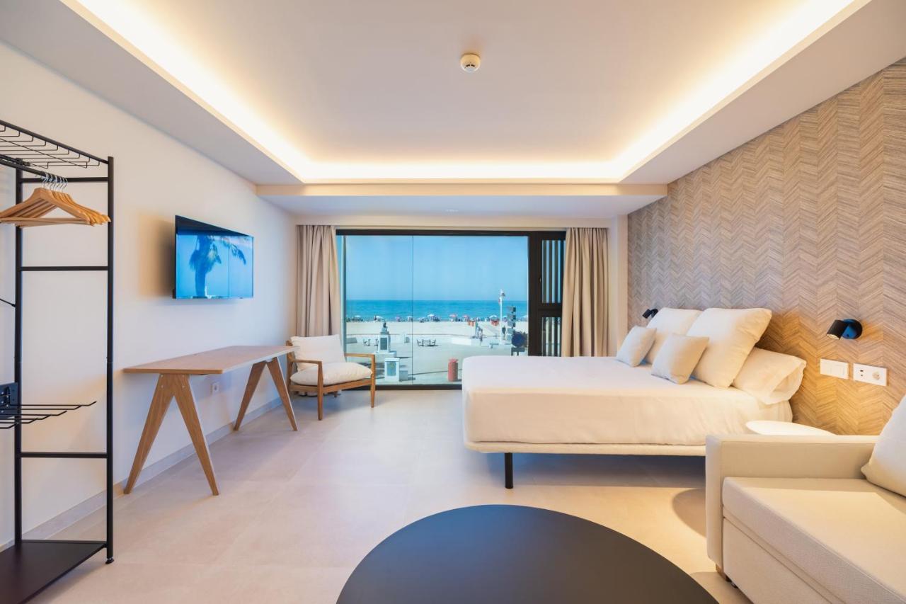 Apartamentos Playa Victoria Кадис Экстерьер фото