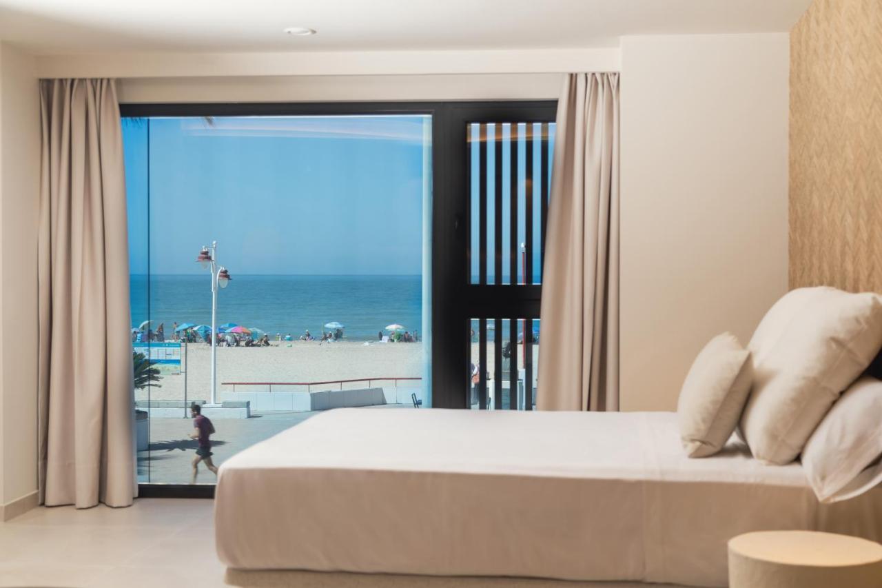 Apartamentos Playa Victoria Кадис Экстерьер фото
